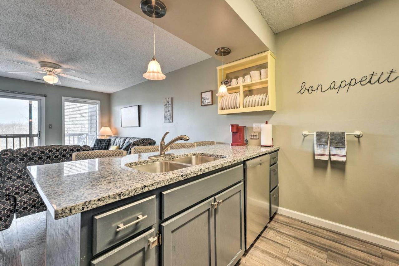 Inviting Branson West Condo With Pool Access Extérieur photo