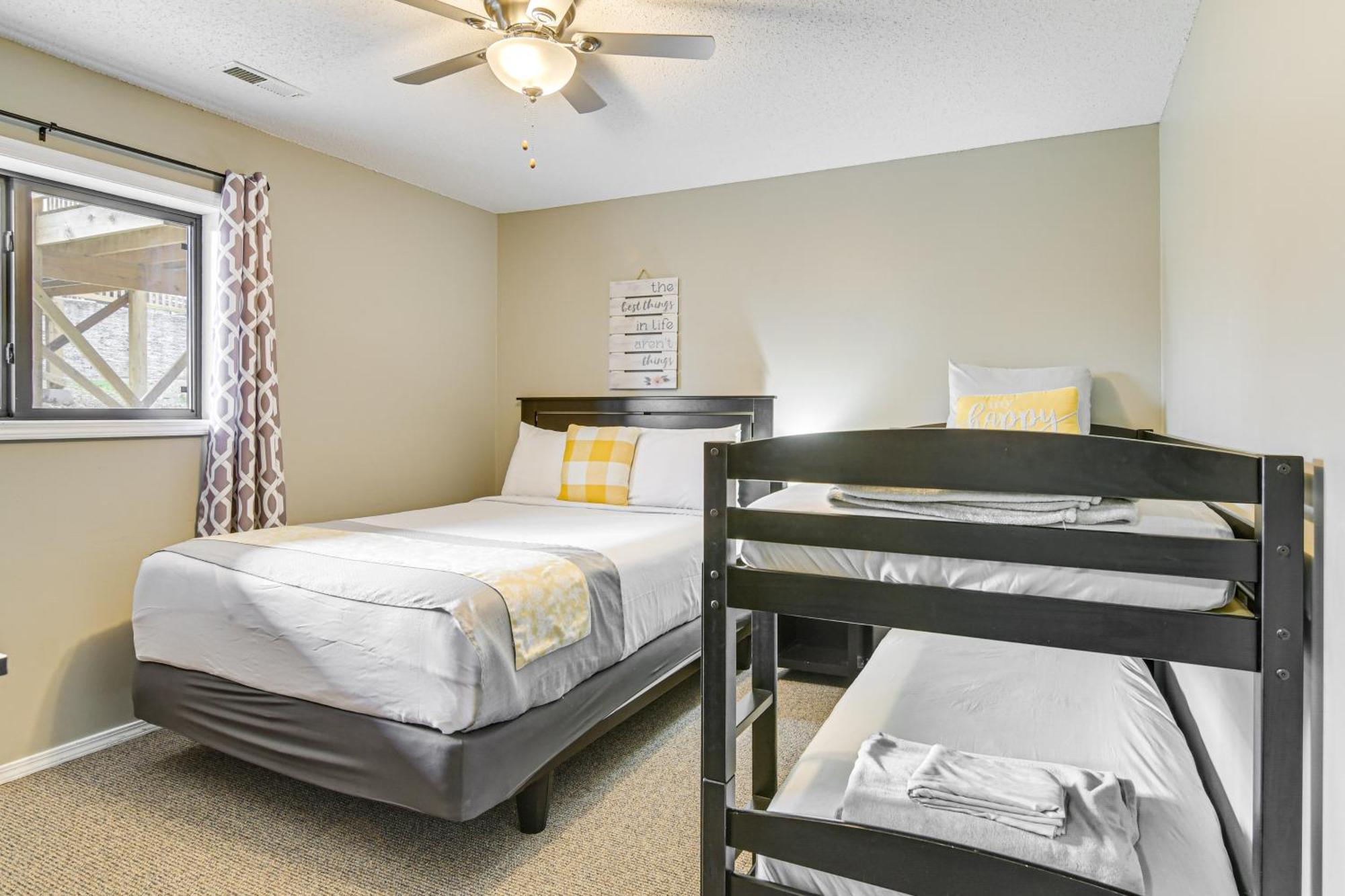 Inviting Branson West Condo With Pool Access Extérieur photo