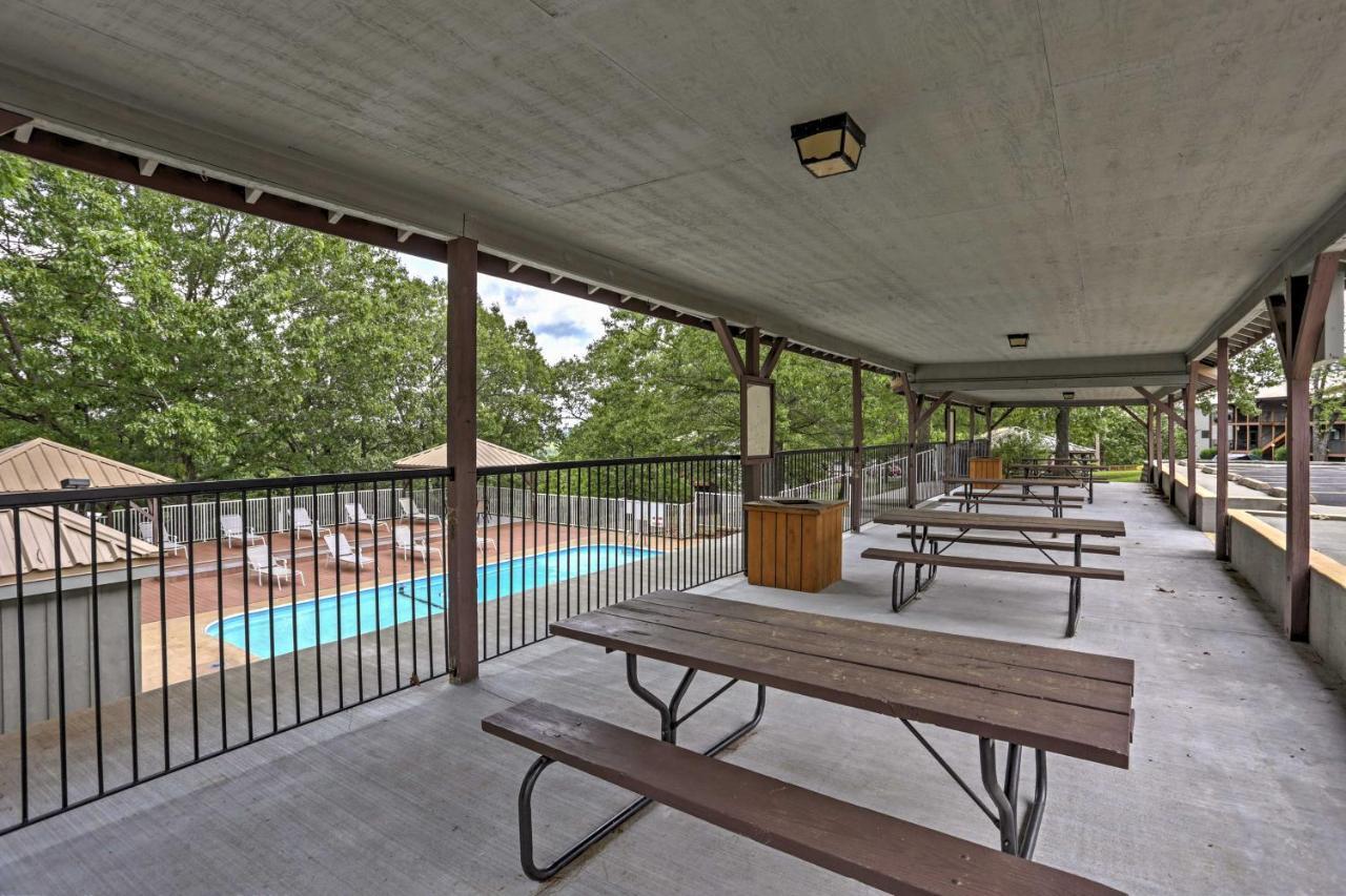 Inviting Branson West Condo With Pool Access Extérieur photo