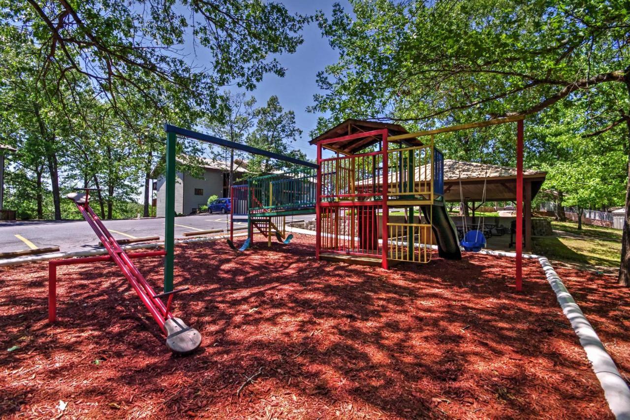 Inviting Branson West Condo With Pool Access Extérieur photo