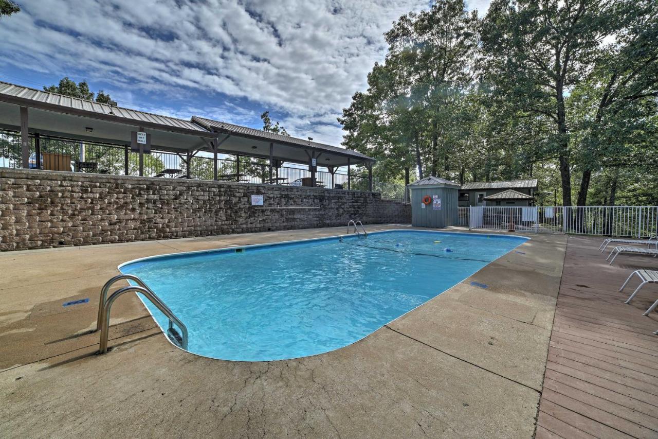 Inviting Branson West Condo With Pool Access Extérieur photo
